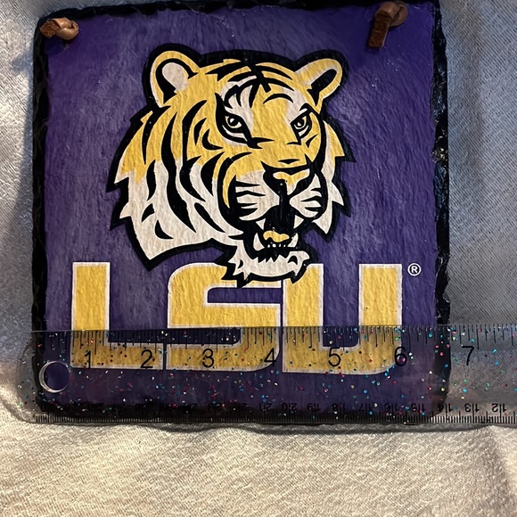 LSU stone wall hanger - Picture 3 of 4